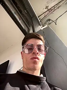 Newbrian20 online show from 10/08/25, 08:06