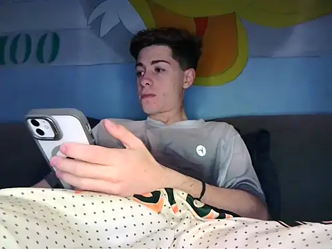 Newbrian20 online show from 10/14/25, 02:23