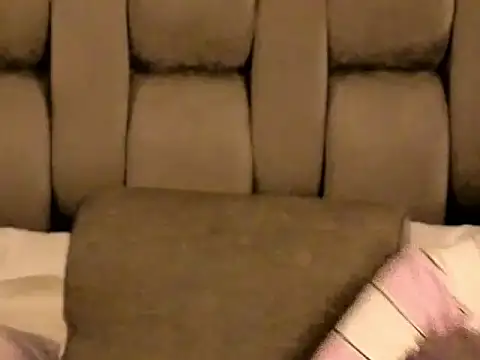 AleHoult online show from 10/14/25, 11:11