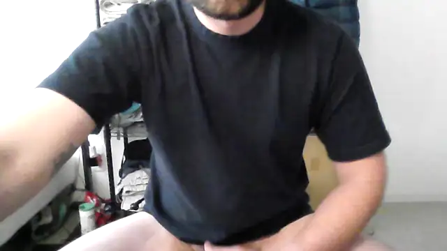 Snapshot of hornyjoe_xxx chatting on 05/11/26, 08:31 hornyjoe xxx online show from 05/11/26, 08:31