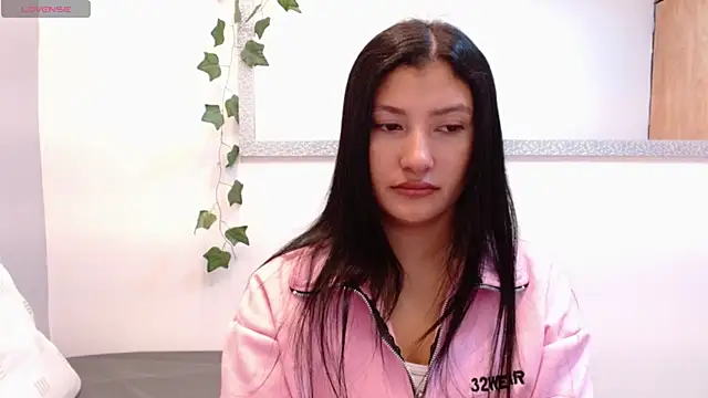 Snapshot of louis_k chatting on 04/25/26, 11:24 louis k online show from 04/25/26, 11:24