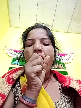 Snapshot of Seema_guptaji chatting on 11/11/25, 10:10 Seema guptaji online show from 11/11/25, 10:10