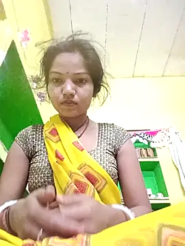 Snapshot of Seema_guptaji chatting on 12/13/25, 10:04 Seema guptaji online show from 12/13/25, 10:04