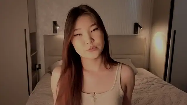 Snapshot of iamyuki chatting on 12/02/25, 05:13 iamyuki online show from 12/02/25, 05:13