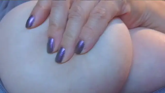 sharoldfox19 online show from 09/19/25, 08:16