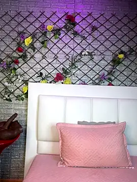 Snapshot of MiaKiss7 chatting on 09/08/25, 08:52 MiaKiss7 online show from 09/08/25, 08:52