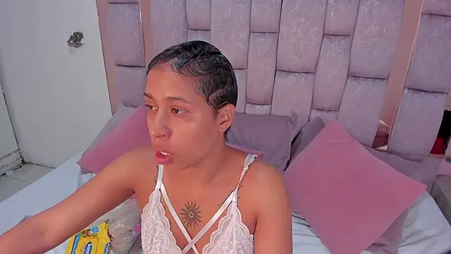 cloemorwen online show from 12/15/25, 10:03