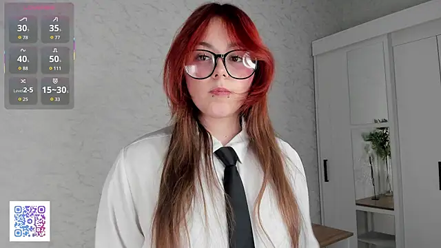 Snapshot of ClarineDurden chatting on 09/09/25, 06:18 ClarineDurden online show from 09/09/25, 06:18