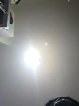 Snapshot of TaraWild chatting on 09/19/25, 03:56 TaraWild online show from 09/19/25, 03:56