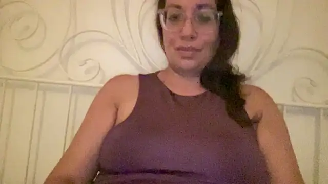 Snapshot of RosaFreya chatting on 06/27/26, 03:17 RosaFreya online show from 06/27/26, 03:17