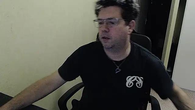 Snapshot of blueandwhite1 chatting on 01/02/25, 09:00 blueandwhite1 online show from 01/02/25, 09:00