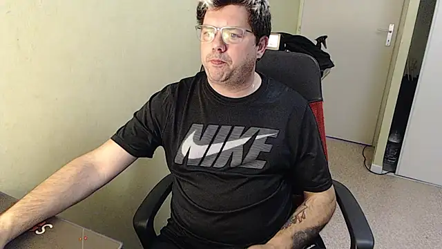 Snapshot of blueandwhite1 chatting on 01/09/25, 03:34 blueandwhite1 online show from 01/09/25, 03:34