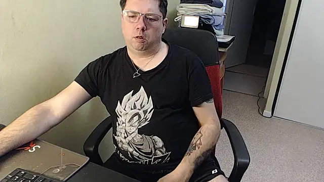 Snapshot of blueandwhite1 chatting on 02/08/25, 08:20 blueandwhite1 online show from 02/08/25, 08:20