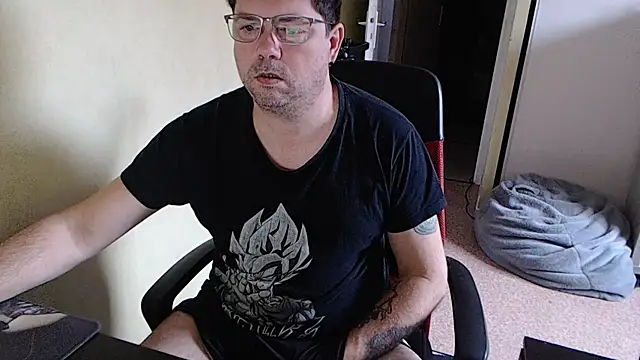 Snapshot of blueandwhite1 chatting on 02/19/25, 07:50 blueandwhite1 online show from 02/19/25, 07:50