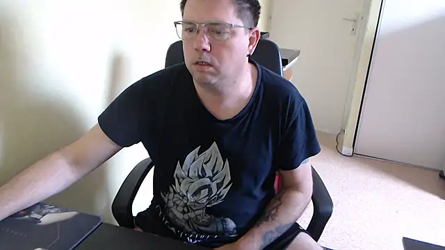 Snapshot of blueandwhite1 chatting on 03/19/25, 08:55 blueandwhite1 online show from 03/19/25, 08:55