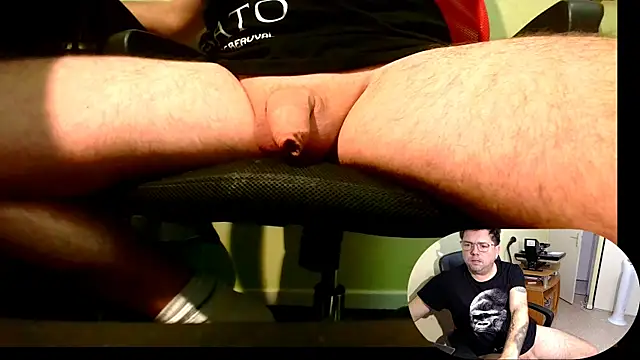 Snapshot of blueandwhite1 chatting on 11/15/25, 10:23 blueandwhite1 online show from 11/15/25, 10:23