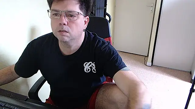 Snapshot of blueandwhite1 chatting on 02/01/26, 10:58 blueandwhite1 online show from 02/01/26, 10:58