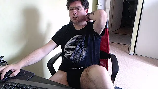 Snapshot of blueandwhite1 chatting on 03/07/26, 11:29 blueandwhite1 online show from 03/07/26, 11:29