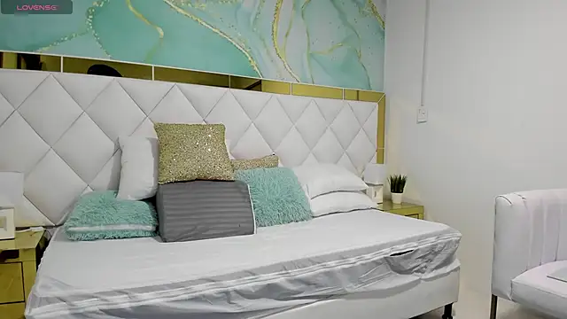 Snapshot of zafirodiva chatting on 09/23/25, 09:29 zafirodiva online show from 09/23/25, 09:29