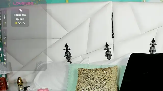 Snapshot of zafirodiva chatting on 10/16/25, 01:45 zafirodiva online show from 10/16/25, 01:45