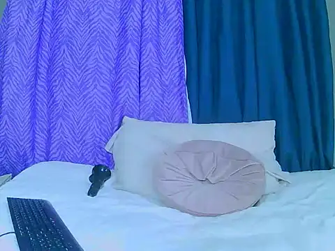 Snapshot of SweetSavage8 chatting on 09/11/25, 08:20 SweetSavage8 online show from 09/11/25, 08:20