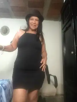 Snapshot of Africa_moont chatting on 10/16/25, 07:37 Africa moont online show from 10/16/25, 07:37