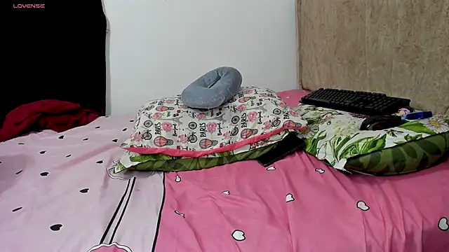 Snapshot of kinky_sexyhot chatting on 10/03/25, 12:40 kinky sexyhot online show from 10/03/25, 12:40