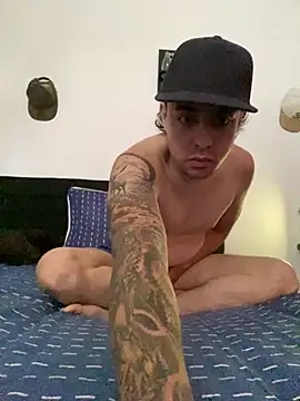 Jaguer2213 online show from 10/19/25, 03:45