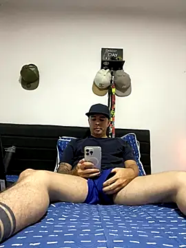 Jaguer2213 online show from 10/30/25, 01:29