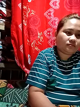 Snapshot of Weng_31 chatting on 09/13/25, 12:21 Weng 31 online show from 09/13/25, 12:21