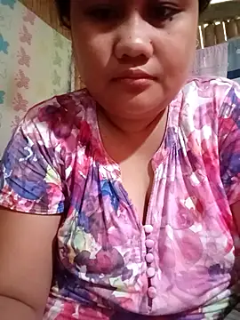 Snapshot of Weng_31 chatting on 09/21/25, 12:23 Weng 31 online show from 09/21/25, 12:23