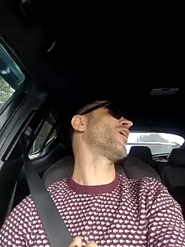 Snapshot of siad@xh chatting on 12/20/25, 12:45 siadxh online show from 12/20/25, 12:45