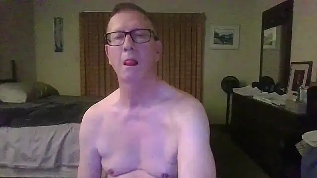 Snapshot of camminmichaellll chatting on 02/01/26, 03:49 camminmichaellll online show from 02/01/26, 03:49