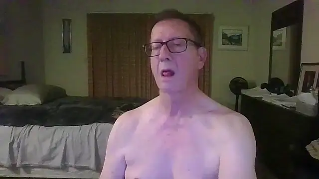 Snapshot of camminmichaellll chatting on 02/02/26, 04:33 camminmichaellll online show from 02/02/26, 04:33