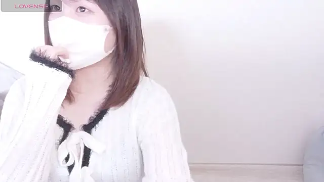 Snapshot of mi__san chatting on 04/17/26, 10:40 mi san online show from 04/17/26, 10:40