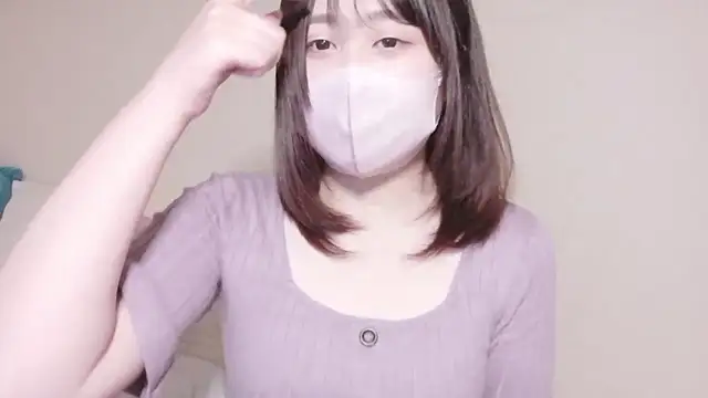 Snapshot of mi__san chatting on 05/28/26, 10:45 mi san online show from 05/28/26, 10:45
