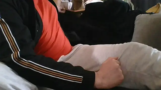 Snapshot of Titilouonlyf69 chatting on 04/01/26, 09:54 Titilouonlyf69 online show from 04/01/26, 09:54