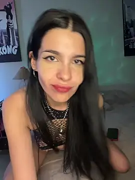 Snapshot of IaraStone chatting on 10/21/25, 10:27 IaraStone online show from 10/21/25, 10:27