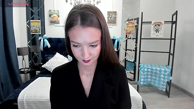 LoraSunnyy online show from 09/19/25, 07:54