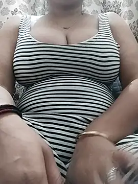 Snapshot of priya_hot_69 chatting on 09/13/25, 12:27 priya hot 69 online show from 09/13/25, 12:27