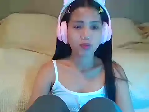 Snapshot of AnnewithanE chatting on 09/17/25, 03:08 AnnewithanE online show from 09/17/25, 03:08