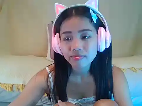 Snapshot of AnnewithanE chatting on 09/21/25, 04:03 AnnewithanE online show from 09/21/25, 04:03