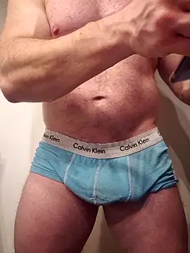 Snapshot of AlphaGymMale chatting on 12/14/25, 12:27 AlphaGymMale online show from 12/14/25, 12:27