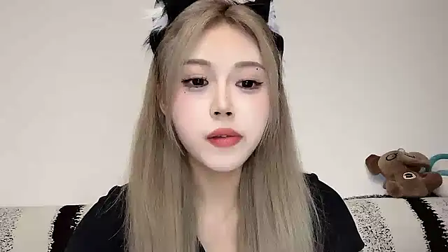 Snapshot of XingKongCOCO-107 chatting on 10/05/25, 11:30 XingKongCOCO-107 online show from 10/05/25, 11:30