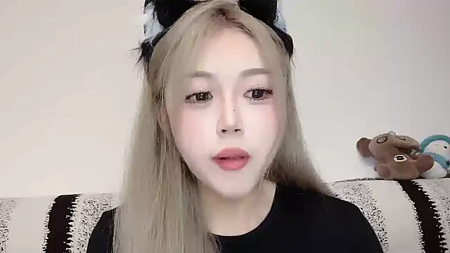 Snapshot of XingKongCOCO-107 chatting on 10/08/25, 11:41 XingKongCOCO-107 online show from 10/08/25, 11:41