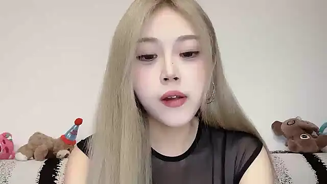 Snapshot of XingKongCOCO-107 chatting on 10/15/25, 11:10 XingKongCOCO-107 online show from 10/15/25, 11:10