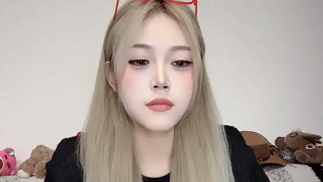 Snapshot of XingKongCOCO-107 chatting on 10/25/25, 11:51 XingKongCOCO-107 online show from 10/25/25, 11:51