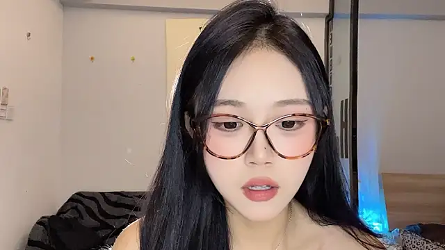 Snapshot of XingKongCOCO-107 chatting on 11/26/25, 11:55 XingKongCOCO-107 online show from 11/26/25, 11:55