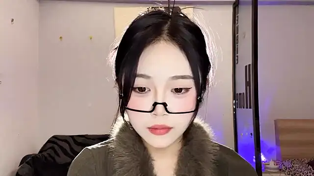 Snapshot of XingKongCOCO-107 chatting on 11/27/25, 12:29 XingKongCOCO-107 online show from 11/27/25, 12:29