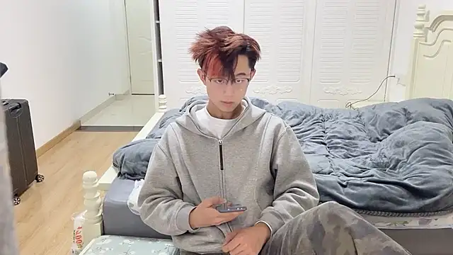 STxuguanhan online show from 11/10/25, 09:41